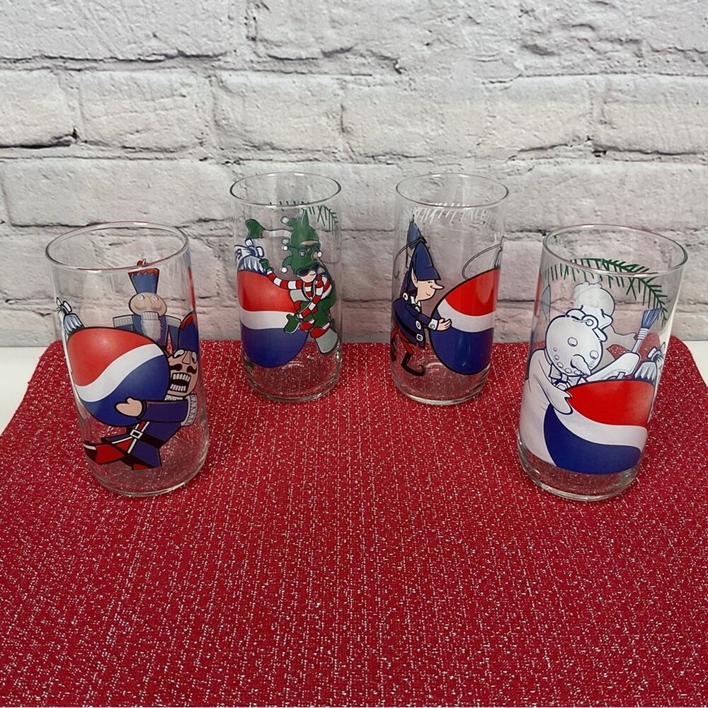 Vintage Pepsi-Cola 16 oz Christmas Glasses Set of 4 Multicolored Elves Ornament